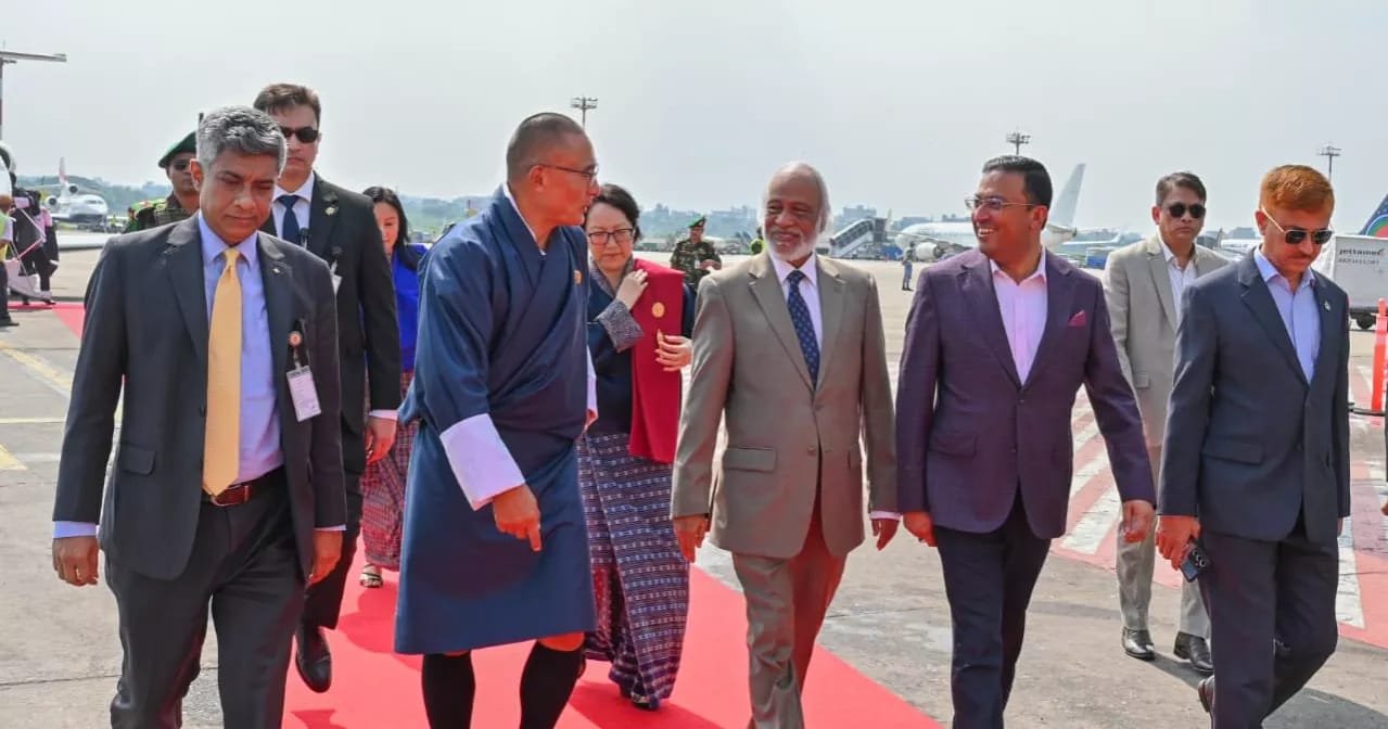 Bhutan PM makes brief stopover in Dhaka