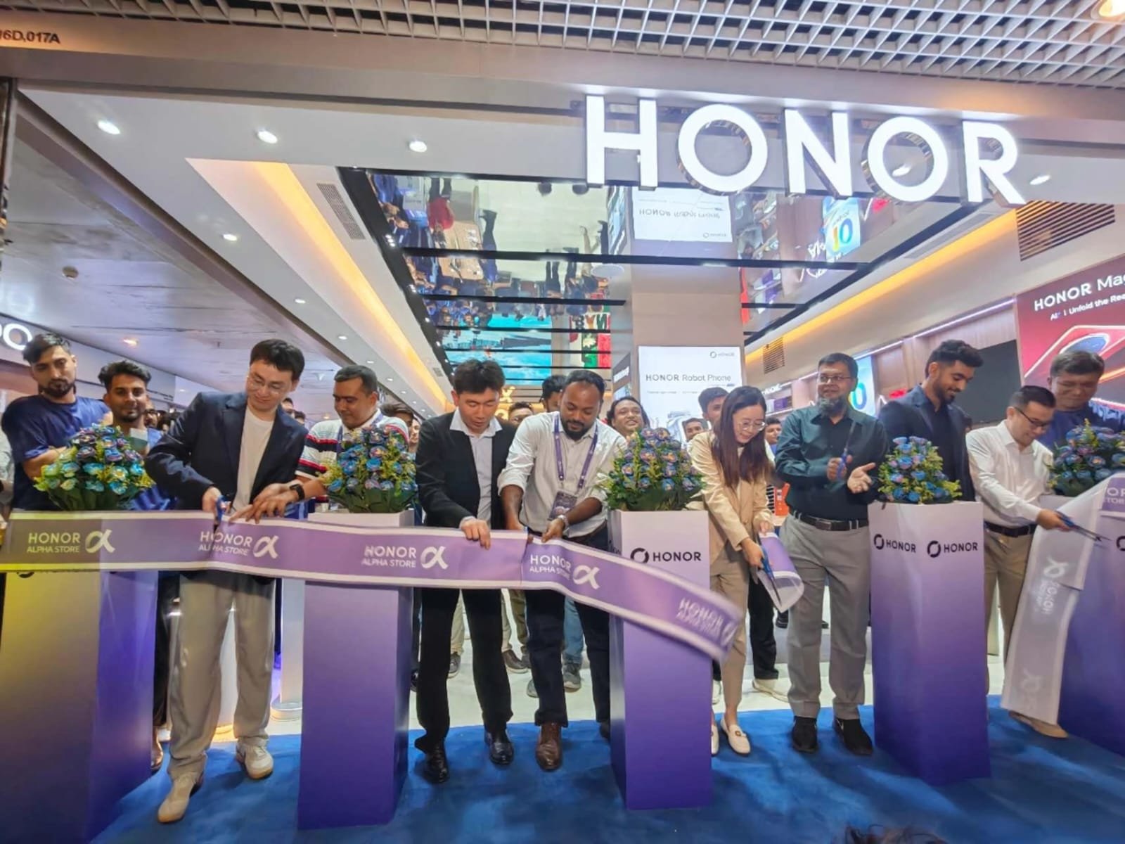 HONOR opens its first Alpha Store in Bangladesh, bringing its smart ecosystem to life