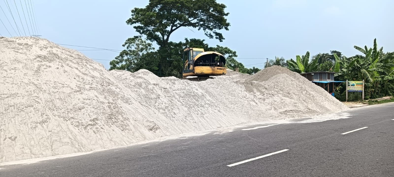 Illegal sand depots make life miserable for highway-side residents